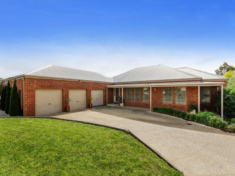 82 Meadowvale Drive, Grovedale, VIC 3216
