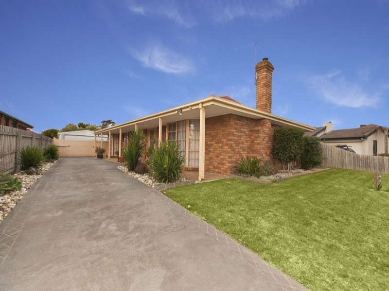 11 Waverley Park Drive, Cranbourne North, VIC 3977