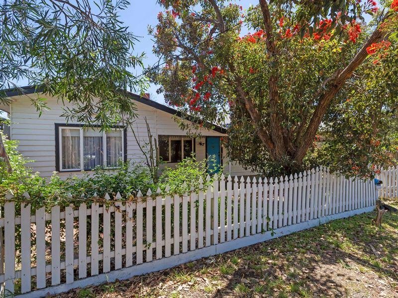 36 Beach Grove, Seaford, Vic 3198 Property Details