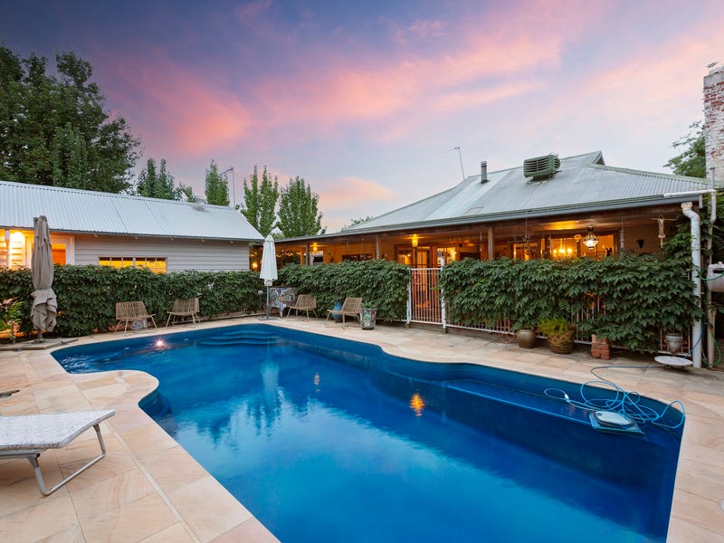 Real Estate & Property for Sale in Mansfield, VIC 3722 (+1 location) Pg