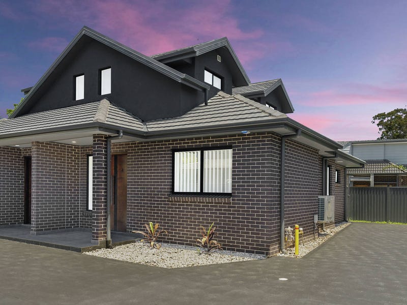 4/17 Canberra Avenue, Casula, NSW 2170 Property Details