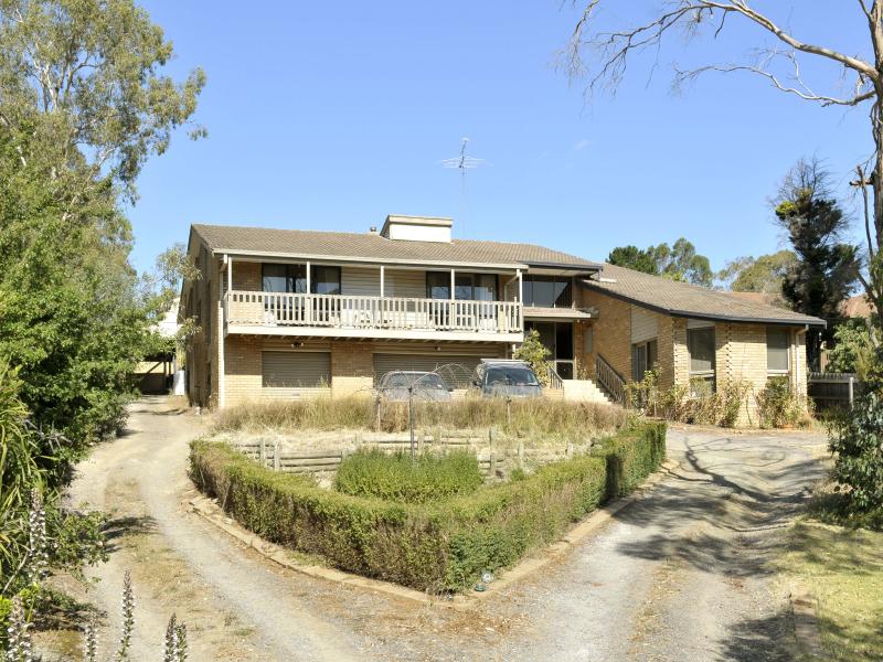 198 St Helena Road, Greensborough, Vic 3088 Property Details