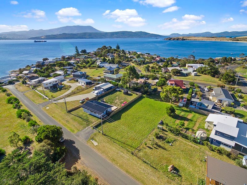 4 Blake Street, Opossum Bay, TAS 7023