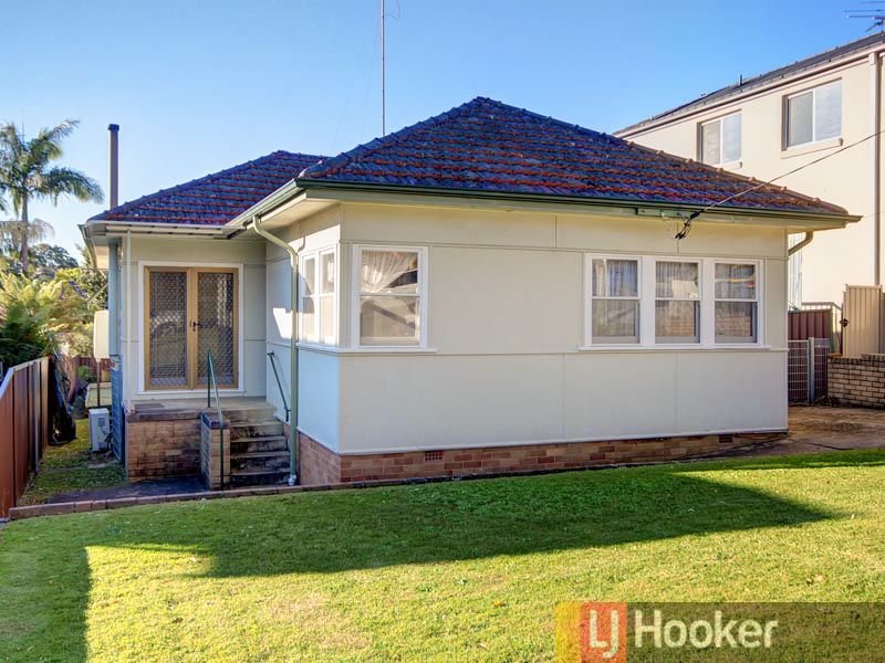 92 Balmoral Road, Mortdale, NSW 2223 Property Details