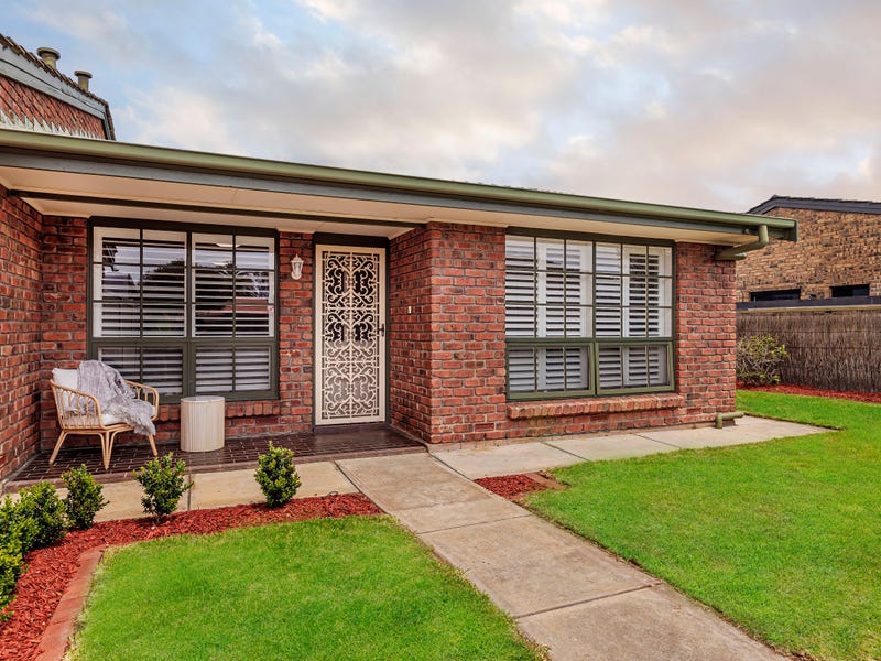 2 Cormorant Court, West Lakes Shore, SA 5020