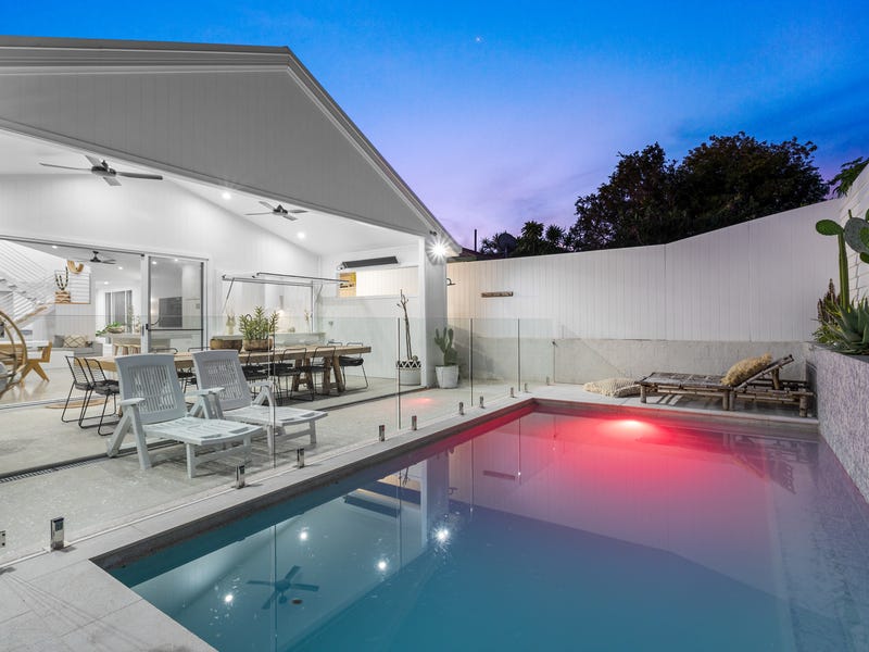 8 Mclennan Street, Woody Point, QLD 4019