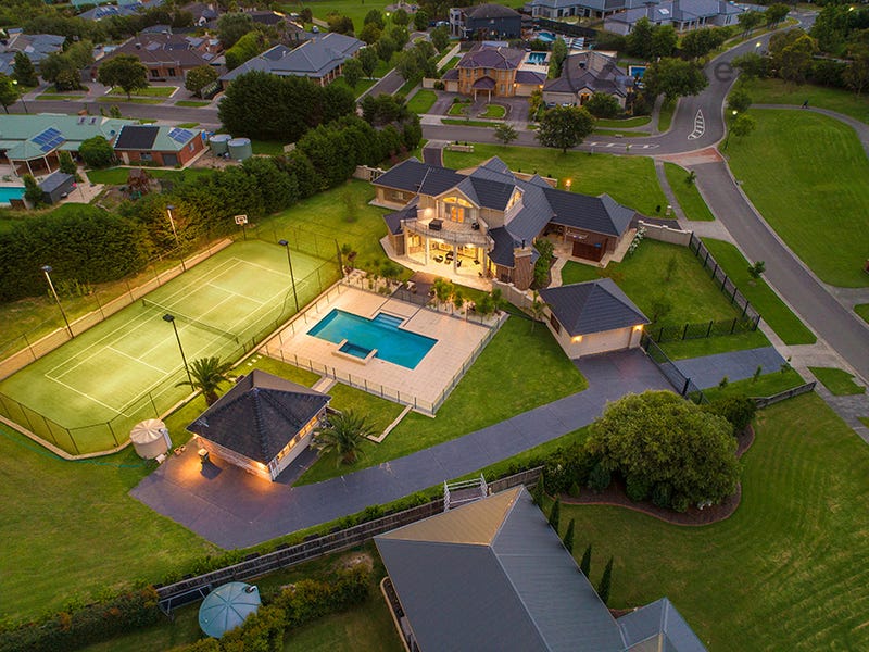 121 Grange Drive, Lysterfield, VIC 3156