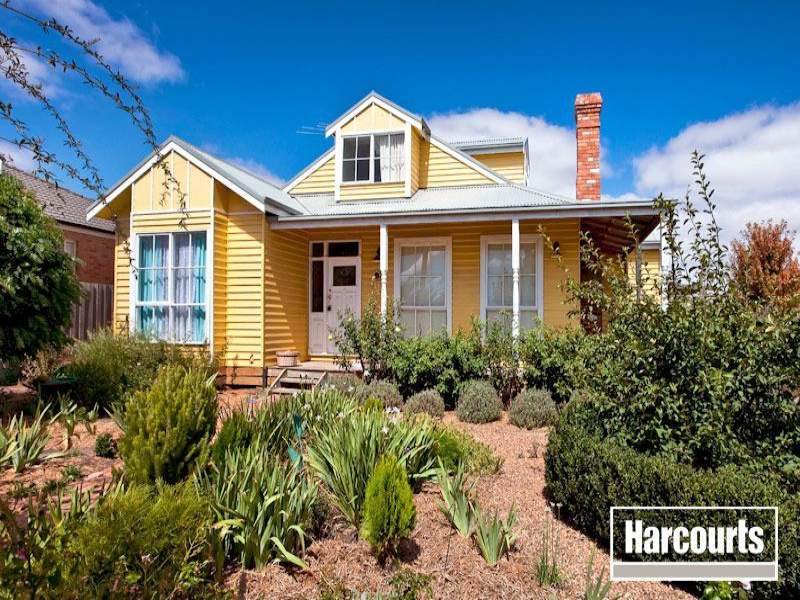 17 Lancaster Way, Beaconsfield, Vic 3807 Property Details