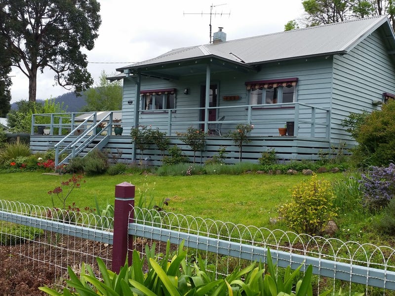 5 Barton Avenue, Marysville, Vic 3779 Property Details