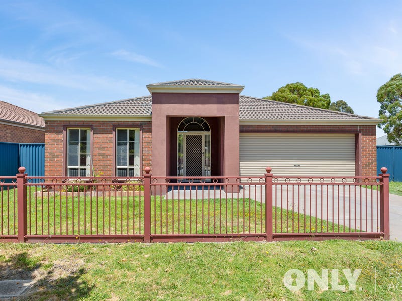 64 Shearwater Drive, Pakenham, VIC 3810