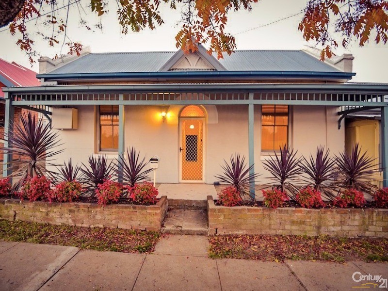 121 Stewart Street, Bathurst, NSW 2795 Property Details