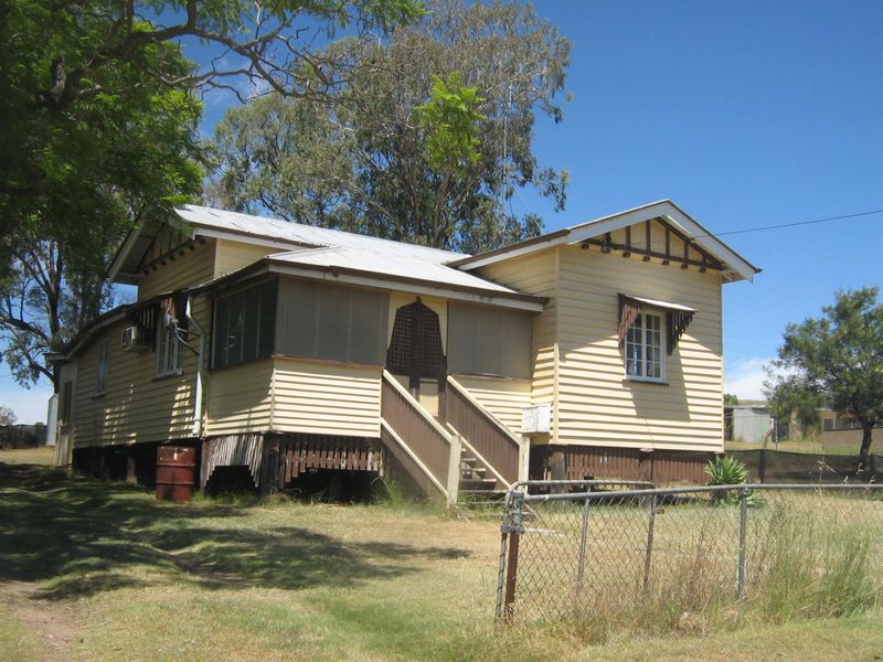 10 BERESFORD STREET, Proston, Qld 4613 Property Details