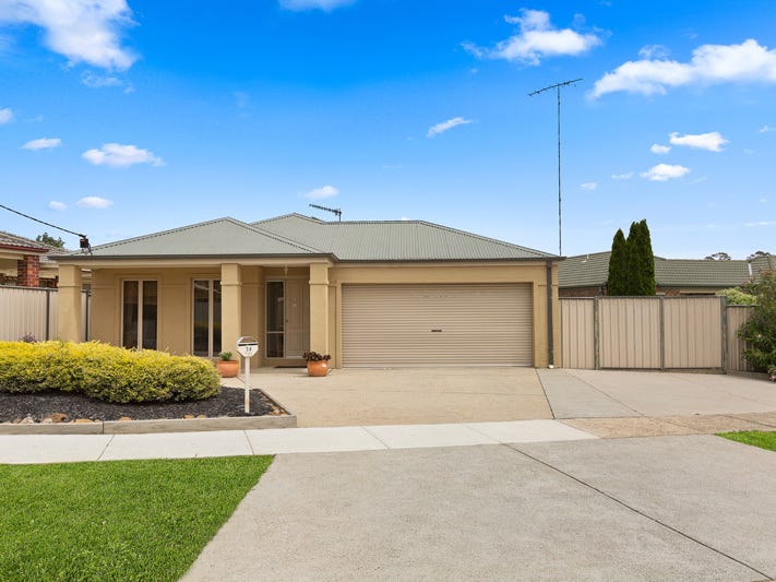 38 DONALDSON DRIVE, Broadford, Vic 3658 Property Details