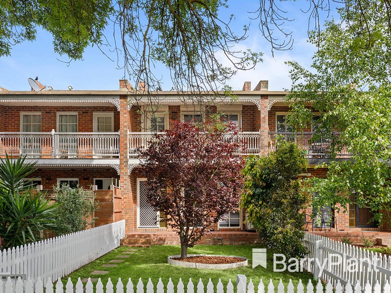 2/61 Cave Hill Road, Lilydale, VIC 3140