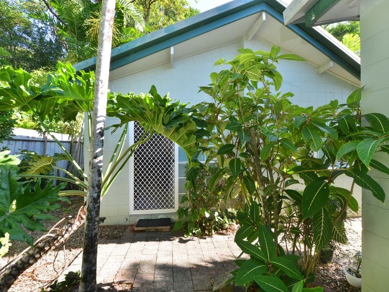 6 485 McCoombe Street Mooroobool Qld 4870 Property Details