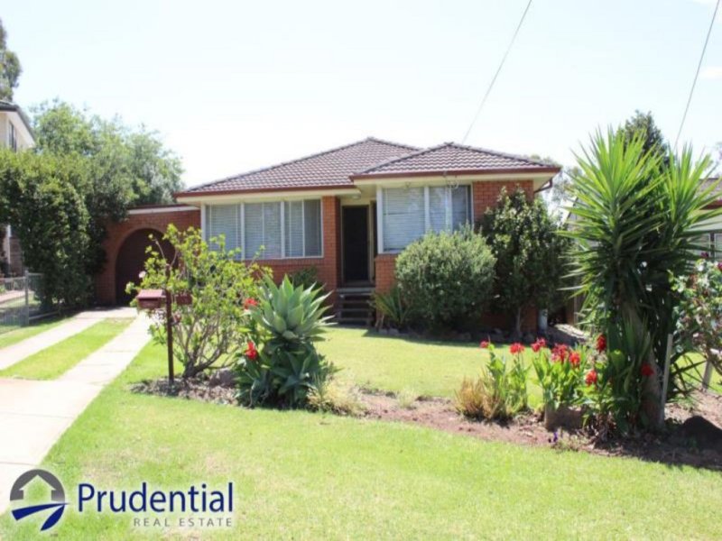 10 Richard Avenue, Campbelltown, NSW 2560