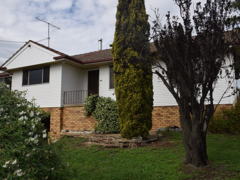 56 Salisbury St, Uralla, NSW 2358 Property Details