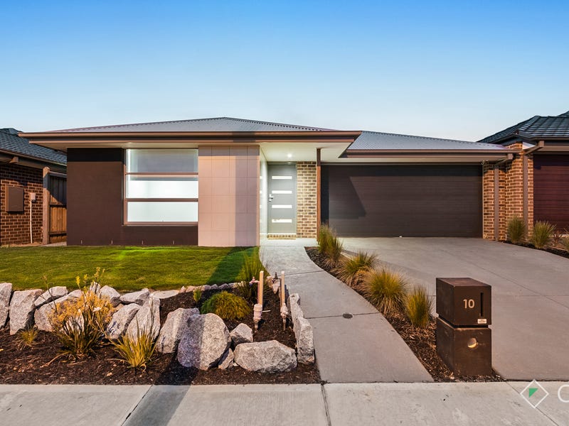 10 Walbrook Drive, Clyde North, VIC 3978