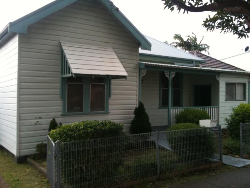 10 Braye Street, Mayfield, NSW 2304