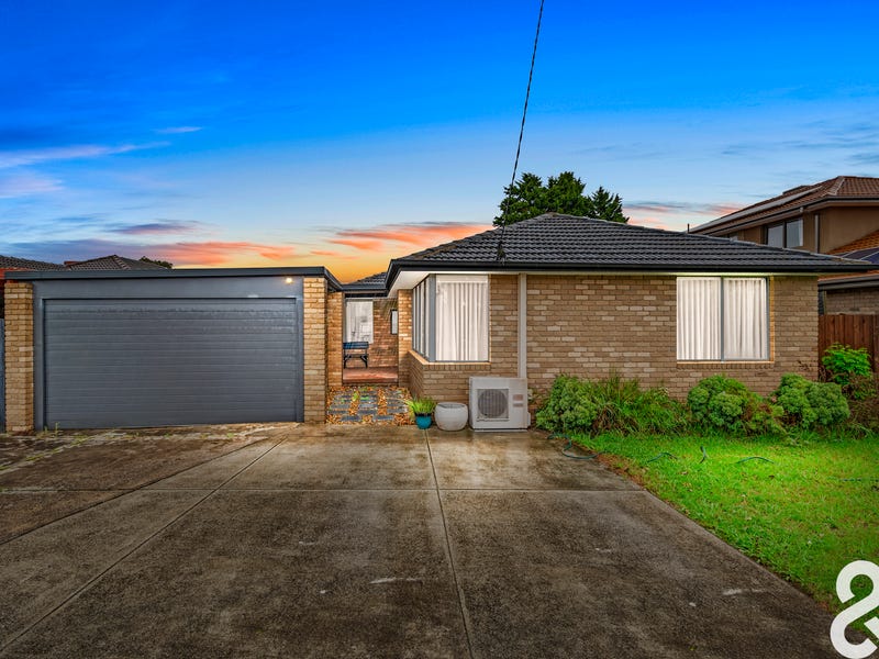 111 Peppercorn Parade, Epping, Vic 3076 House for Sale