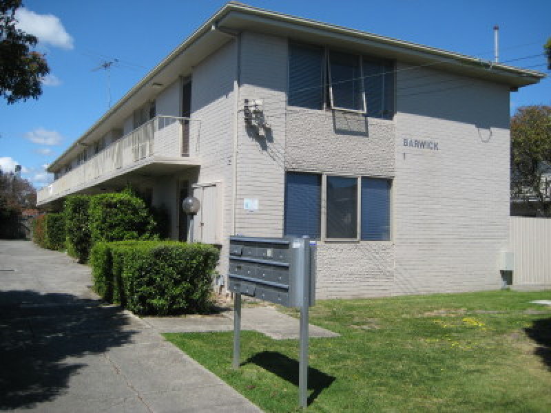 2/1 Kokaribb Road, Carnegie, Vic 3163 Property Details