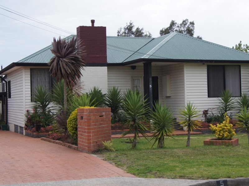 5 Massey Street, Berkeley, NSW 2506 Property Details