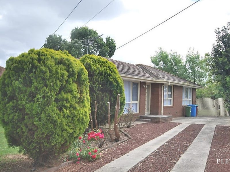 15 Rosalie Avenue, Cranbourne, Vic 3977