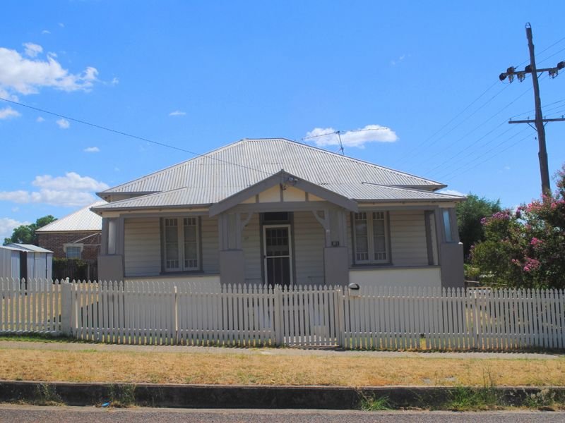 99 Crown Street, Tamworth, NSW 2340 Property Details
