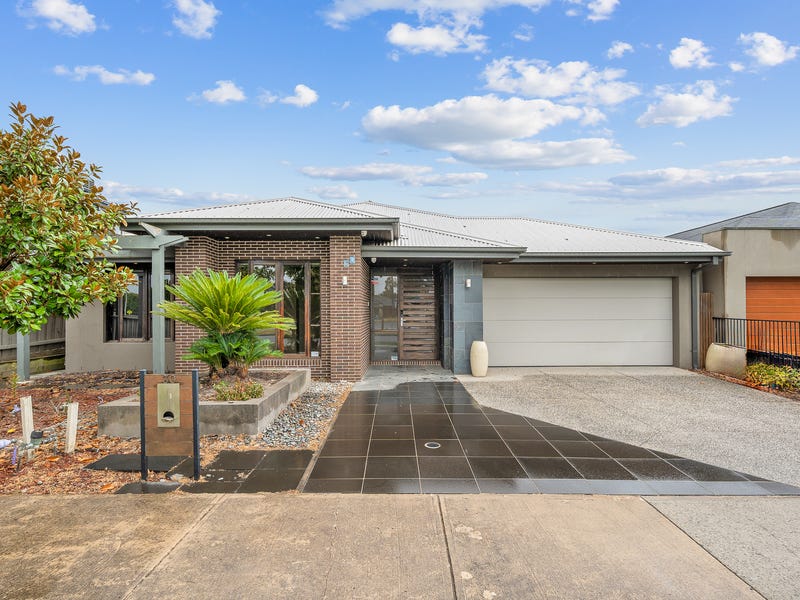 30 Red Maple Drive, Cranbourne West, VIC 3977 - realestate.com.au