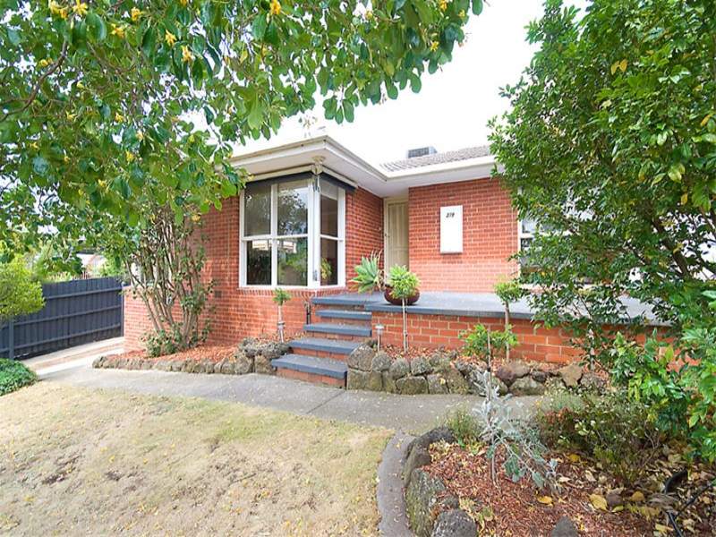 379 Street, Strathmore Heights, VIC 3041