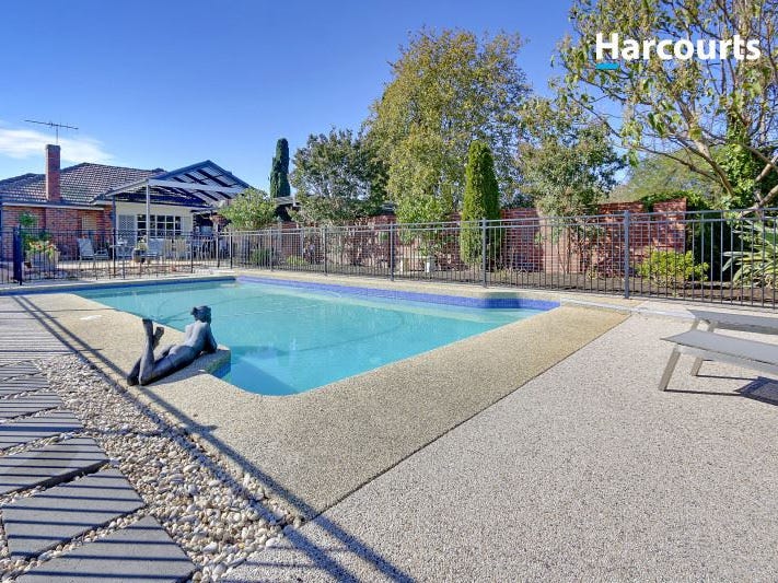 142 Eramosa Road West, Somerville, Vic 3912 Property Details