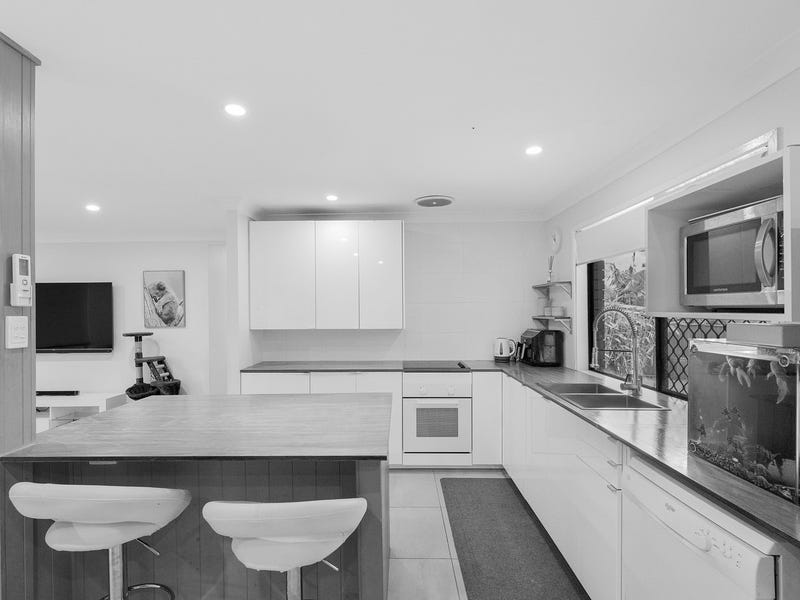 15 Prescoter Drive, Victoria Point, QLD 4165