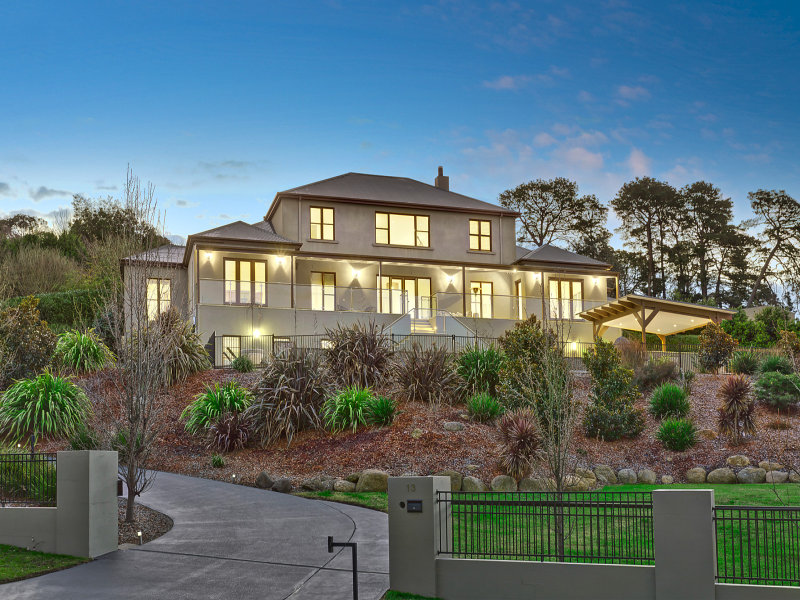 13 Barooga Drive, Wonga Park, VIC 3115