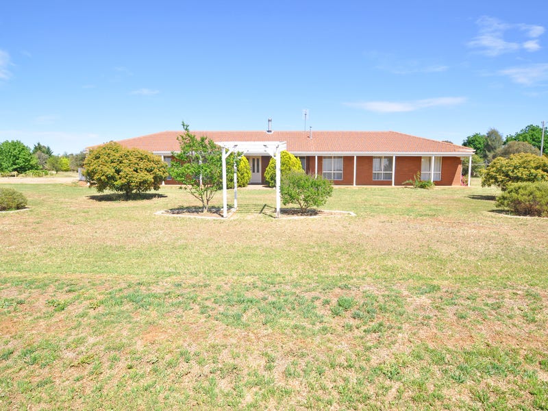 12 De Salis Drive, Junee, NSW 2663