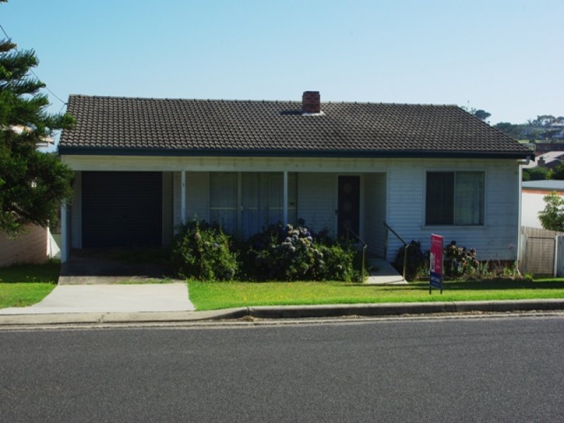 7 Paraboon Drive, Bermagui, NSW 2546