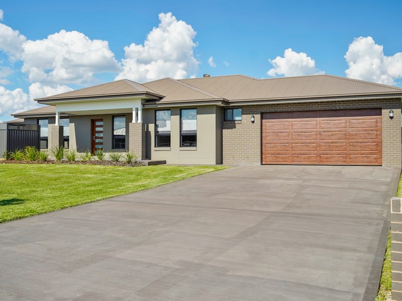 11 Cove Circuit, Southlakes Estate, Dubbo, NSW 2830 House for Sale