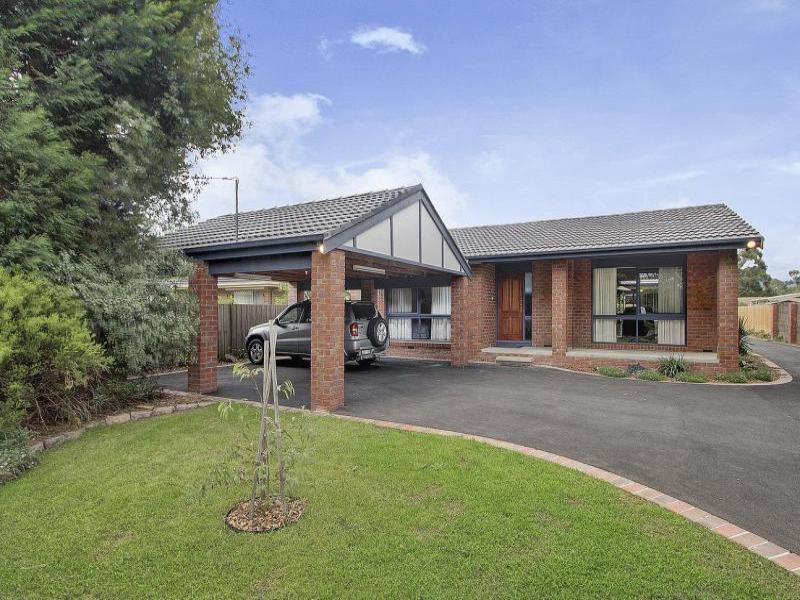 33 Bungalook Road E, Bayswater North, VIC 3153