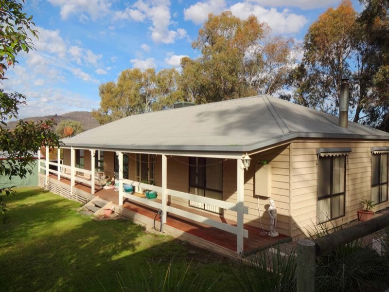 133 Old Hume Highway, Glenrowan, Vic 3675 Property Details