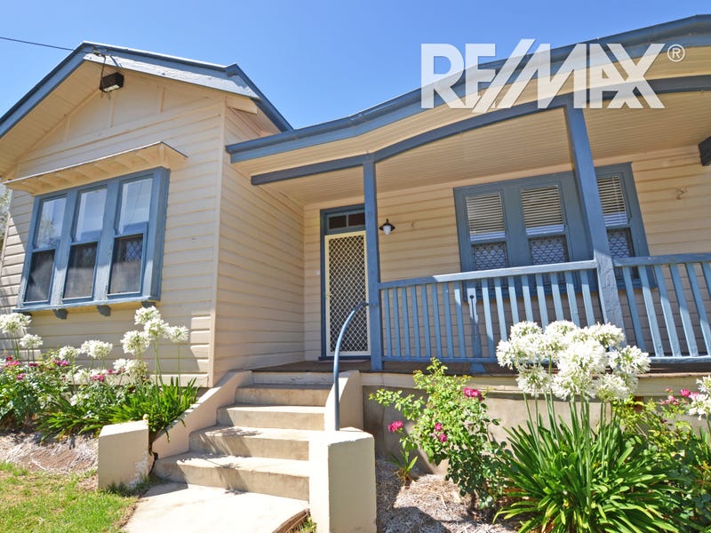 9 Golf Avenue, Junee, NSW 2663