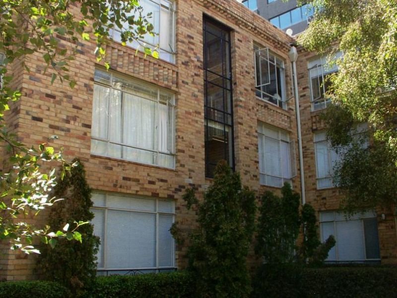 8 LOUISE ST(FM1), Melbourne, Vic 3000 Property Details