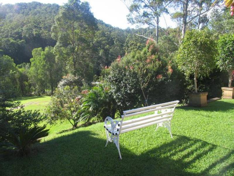 8 Sunray Drive, Bonogin, QLD 4213