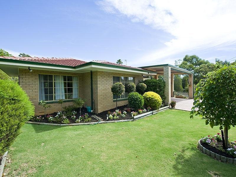 21 Buckingham Road, Kelmscott, WA 6111 Property Details