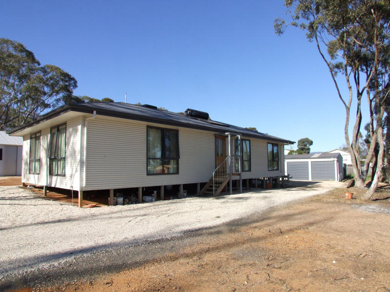 63 CHARLES STREET, Avoca, Vic 3467 Property Details