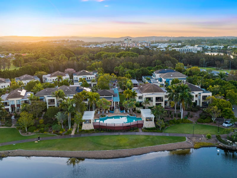 1002/1 The Cove Crescent, Carrara, Qld 4211 Property Details