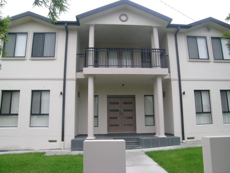 9 Nichols Avenue, Beverly Hills, NSW 2209