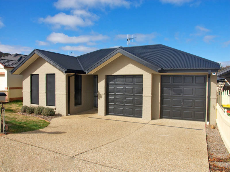 18 Stonehaven Circuit, Queanbeyan East, NSW 2620