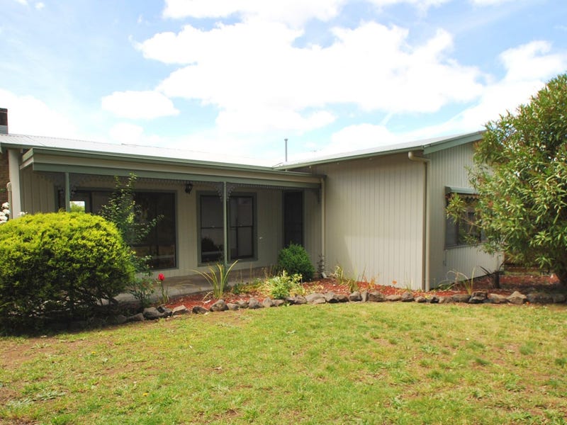 35 BENT STREET, Leongatha, Vic 3953 Property Details