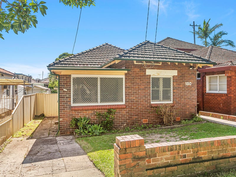 180 Patrick St, Hurstville, NSW 2220 Property Details