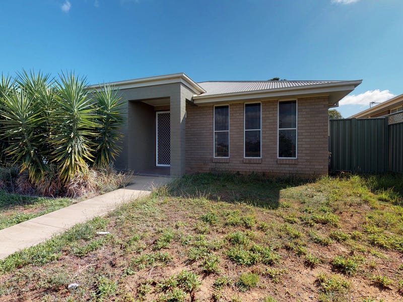 22 Dalbeattie Crescent, Dubbo, NSW 2830 Property Details