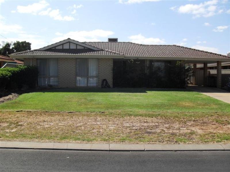 13 Cowan Way, Merredin, WA 6415